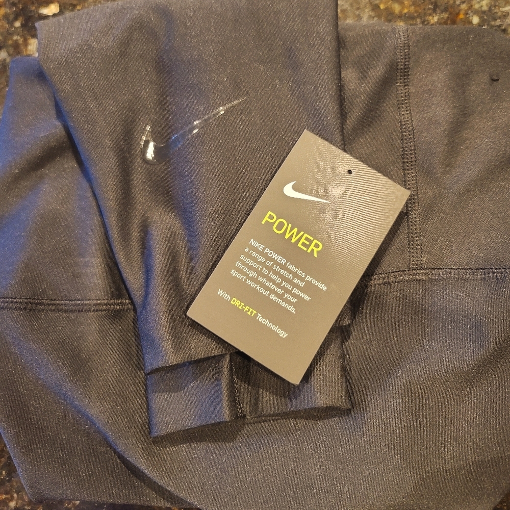 Nike Womens Sculpt Victory Tight Fit Yoga Leggings